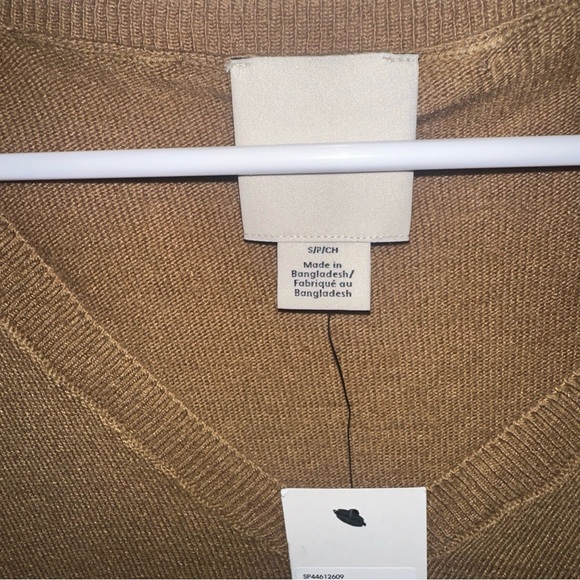 Calvin Klein Collection Tan V-Neck Sweater size Small - Picture 2 of 6